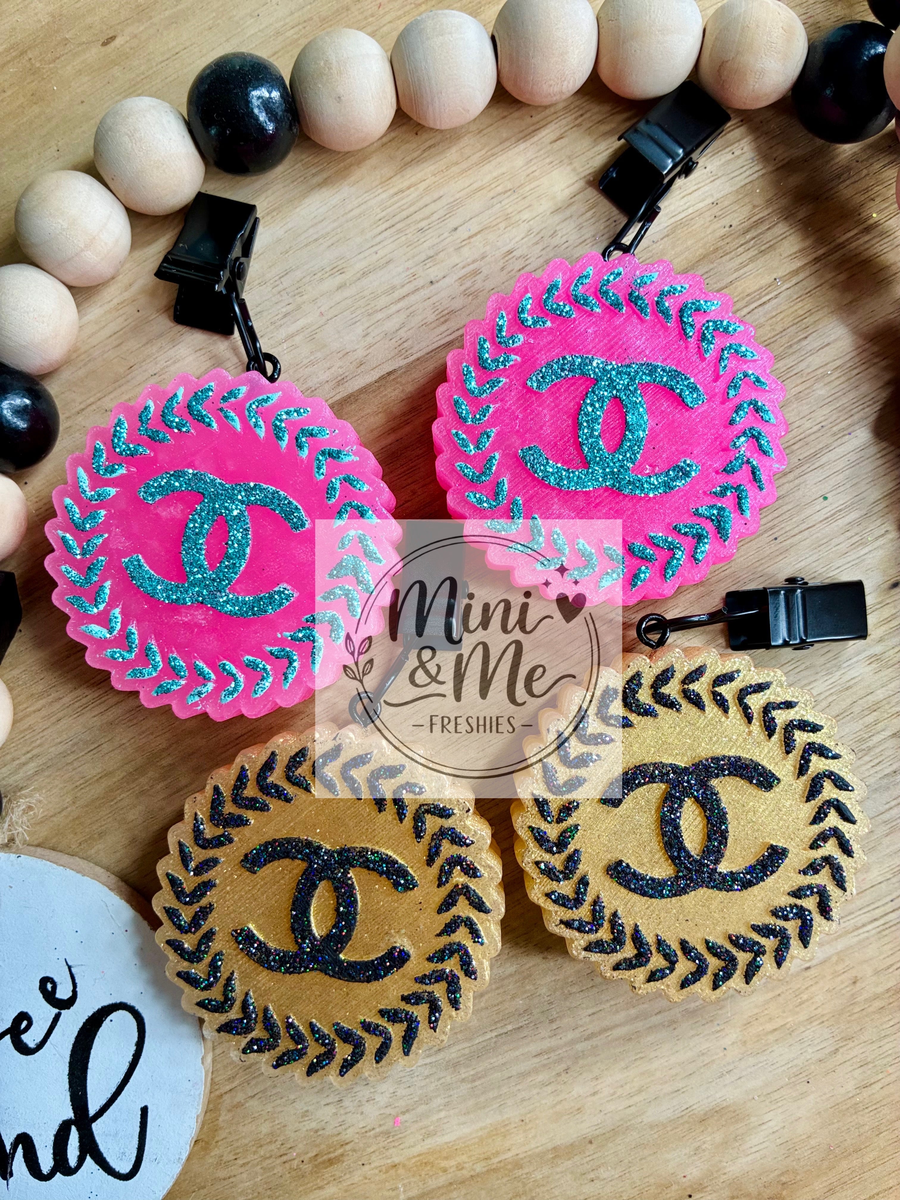 Chanel arrow set of 2 vent clips